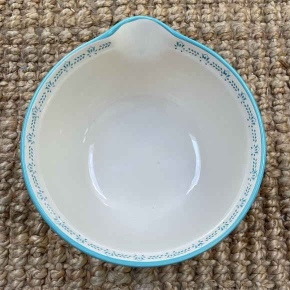 Vintage, the pioneer woman Mazie mixing bowl with spout stoneware - Picture 4 of 7